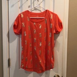 t- shirt with pineapples